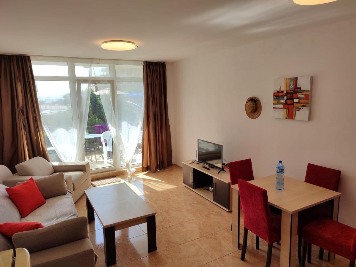 Midia Grand Resort, Terrassen Paradies Apartment Acheloj Exteriér fotografie